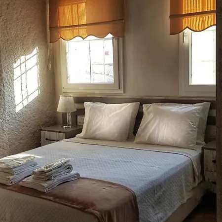 8 Kapi Butik Çeşme